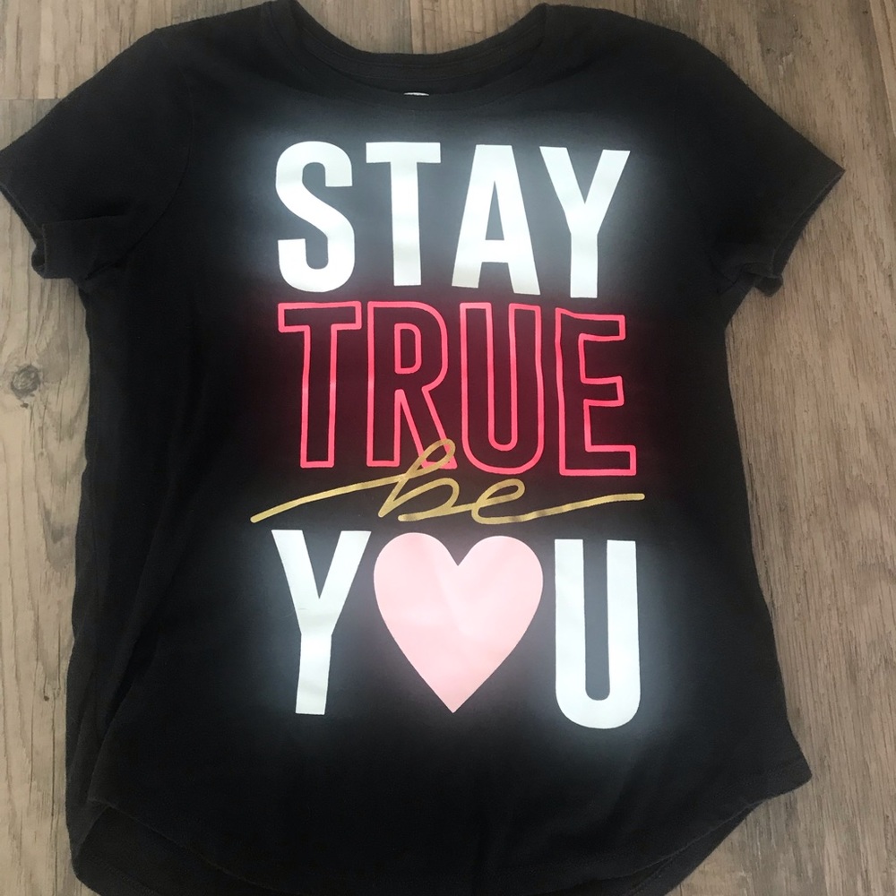 Girls Old Navy T-shirt